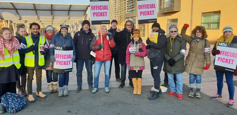 High Spirits at Leicester College UCU Strike : Leicester Socialist Party
